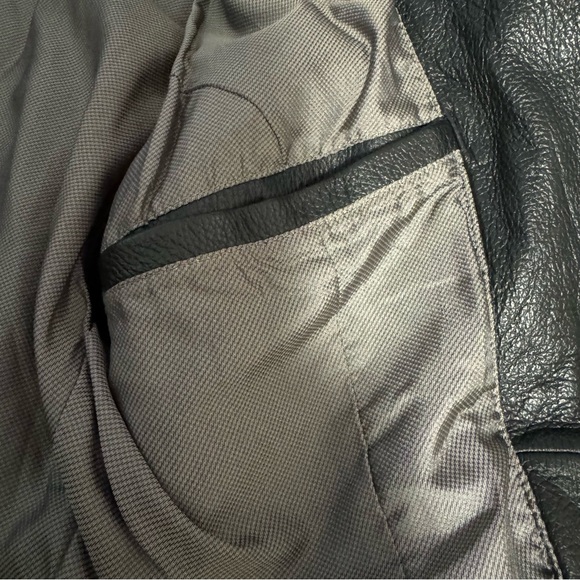 Harley Davidson Women’s Black Studded Leather jacket Size Medium - Picture 11 of 13